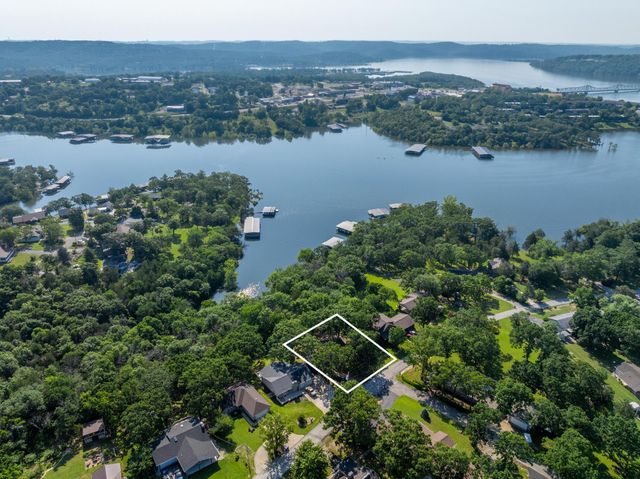 139 Lakeshore Drive, Kimberling City, MO 65686