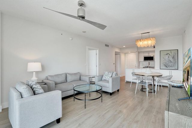 700 E Boynton Beach Boulevard 406, Boynton Beach, FL 33435