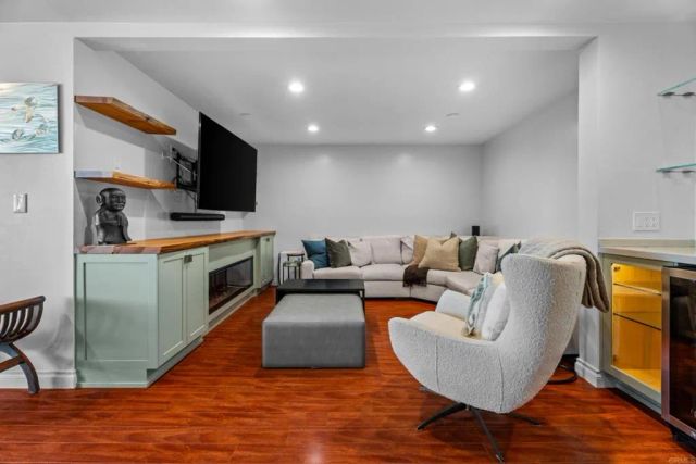 727 Sapphire Street 208, San Diego, CA 92109