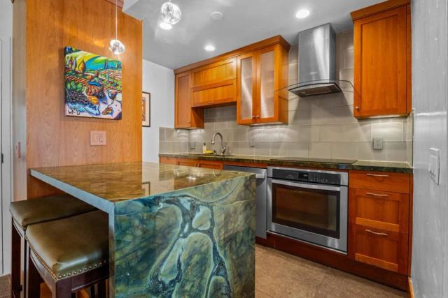 727 Sapphire Street 208, San Diego, CA 92109