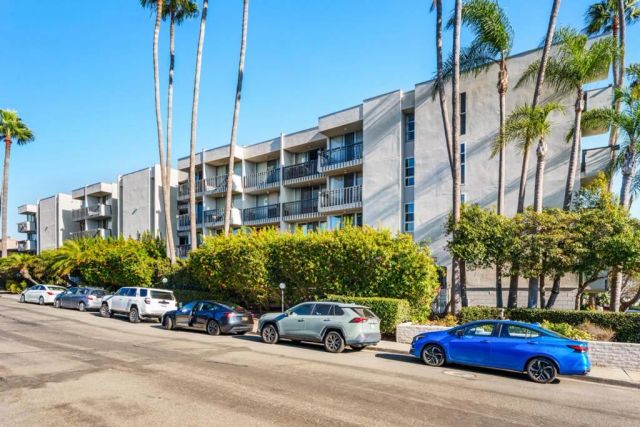 727 Sapphire Street 208, San Diego, CA 92109