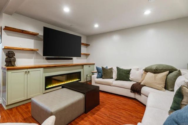 727 Sapphire Street 208, San Diego, CA 92109