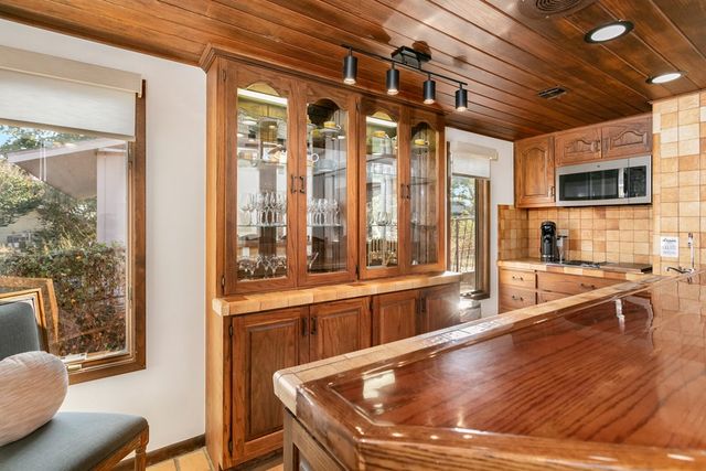 804 Henrietta St, Fredericksburg, TX 78624