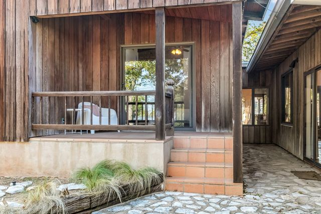 804 Henrietta St, Fredericksburg, TX 78624