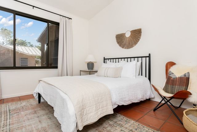 804 Henrietta St, Fredericksburg, TX 78624