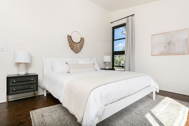 804 Henrietta St, Fredericksburg, TX 78624