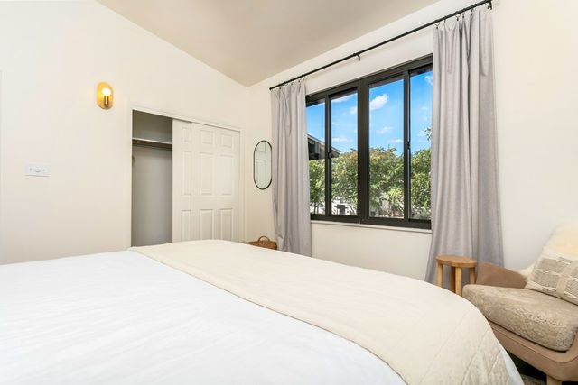 804 Henrietta St, Fredericksburg, TX 78624