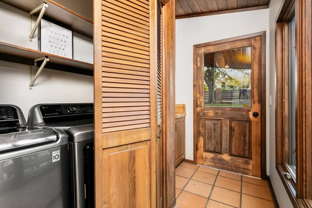 804 Henrietta St, Fredericksburg, TX 78624