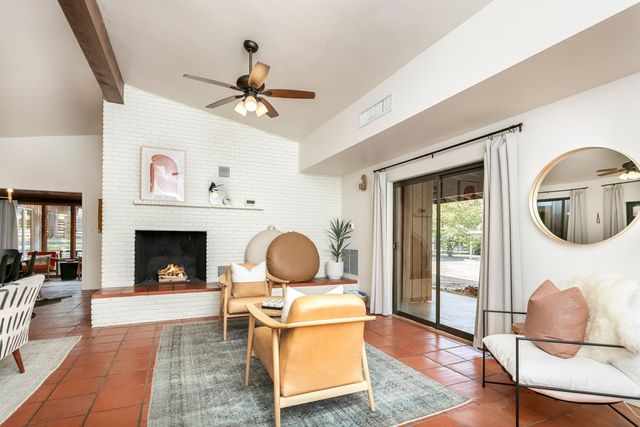 804 Henrietta St, Fredericksburg, TX 78624