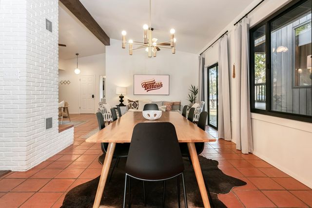 804 Henrietta St, Fredericksburg, TX 78624