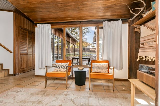 804 Henrietta St, Fredericksburg, TX 78624