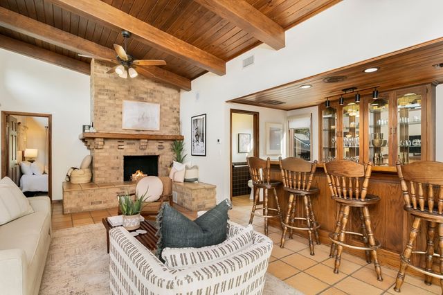 804 Henrietta St, Fredericksburg, TX 78624