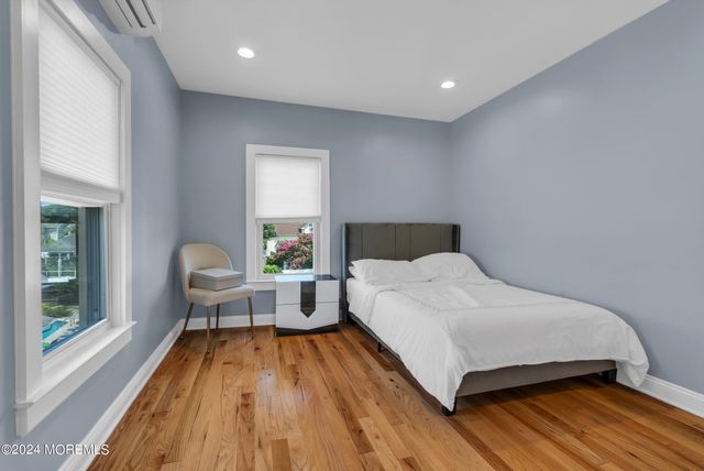 325 Roosevelt Avenue, Oakhurst, NJ 07755