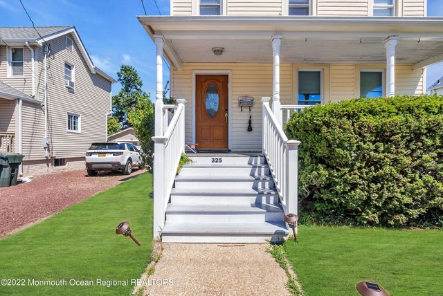 325 Roosevelt Avenue, Oakhurst, NJ 07755