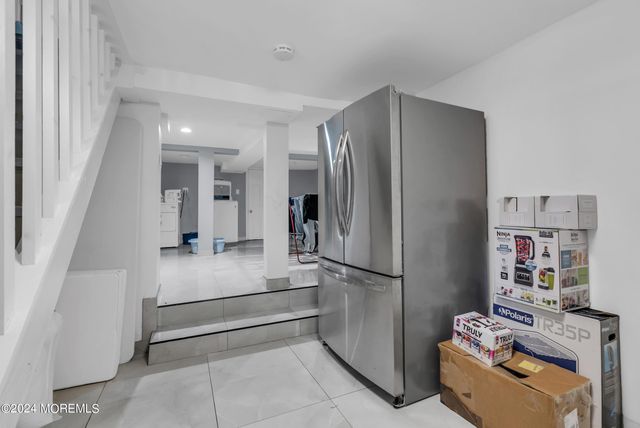 325 Roosevelt Avenue, Oakhurst, NJ 07755