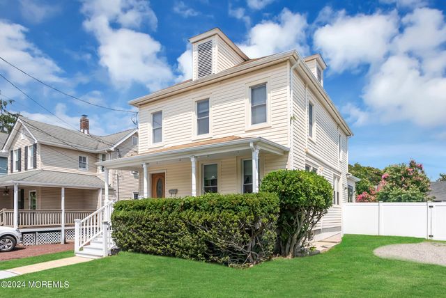 325 Roosevelt Avenue, Oakhurst, NJ 07755