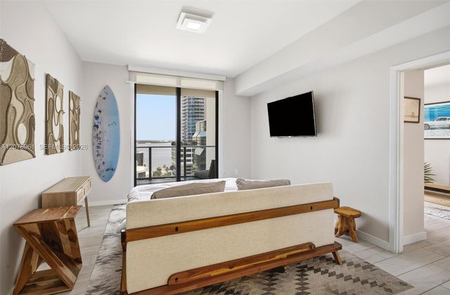 1010 Brickell Avenue 2102, Miami, FL 33131