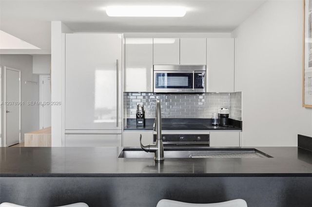 1010 Brickell Avenue 2102, Miami, FL 33131