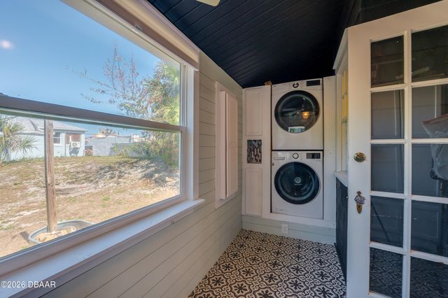 415 Poinsettia Road, Daytona Beach, FL 32118