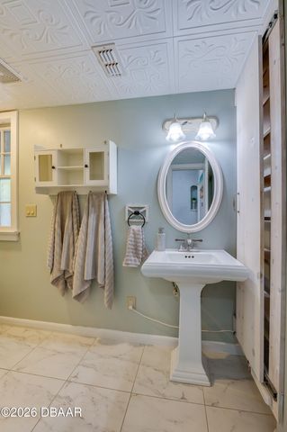 415 Poinsettia Road, Daytona Beach, FL 32118