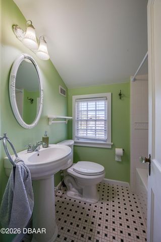 415 Poinsettia Road, Daytona Beach, FL 32118