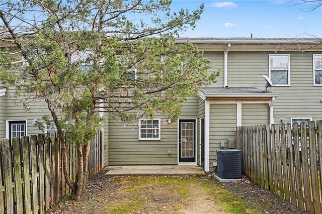 2161 Del Lago NW Circle, Kennesaw, GA 30152