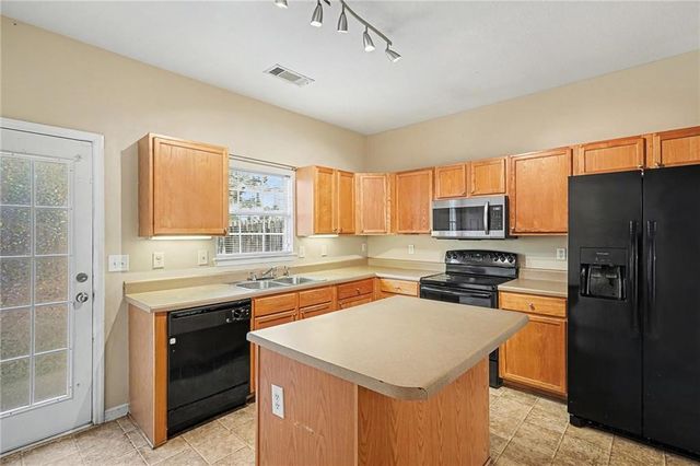 2161 Del Lago NW Circle, Kennesaw, GA 30152