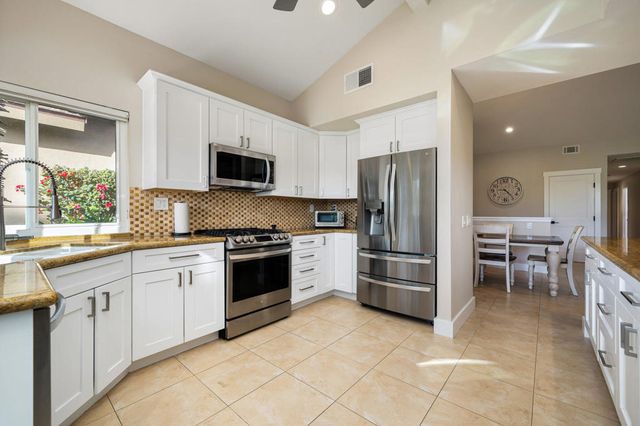 321 Bouquet Canyon Drive, Palm Desert, CA 92211