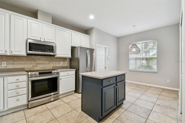 8106 KENDELWICK COURT, Tampa, FL 33647