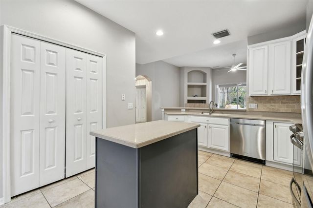 8106 KENDELWICK COURT, Tampa, FL 33647