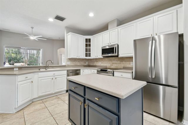 8106 KENDELWICK COURT, Tampa, FL 33647