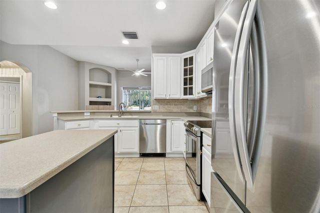 8106 KENDELWICK COURT, Tampa, FL 33647