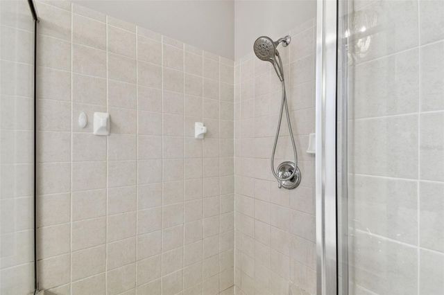 8106 KENDELWICK COURT, Tampa, FL 33647