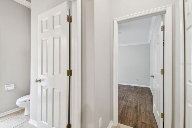 8106 KENDELWICK COURT, Tampa, FL 33647