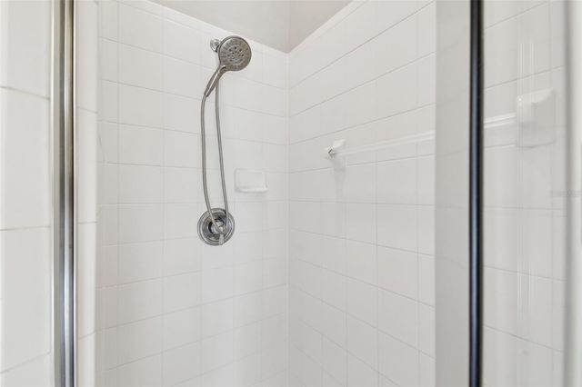 8106 KENDELWICK COURT, Tampa, FL 33647