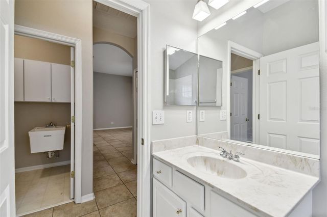 8106 KENDELWICK COURT, Tampa, FL 33647