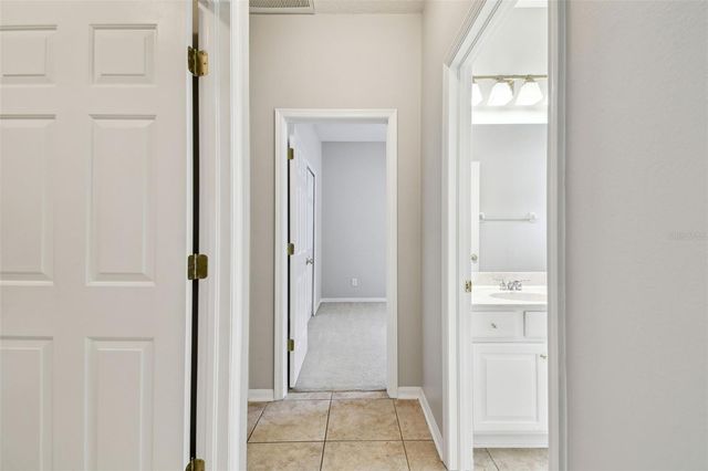 8106 KENDELWICK COURT, Tampa, FL 33647