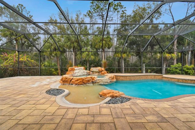 8106 KENDELWICK COURT, Tampa, FL 33647