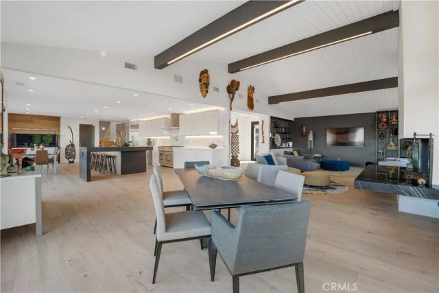 4326 Coronet Drive, Encino, CA 91316