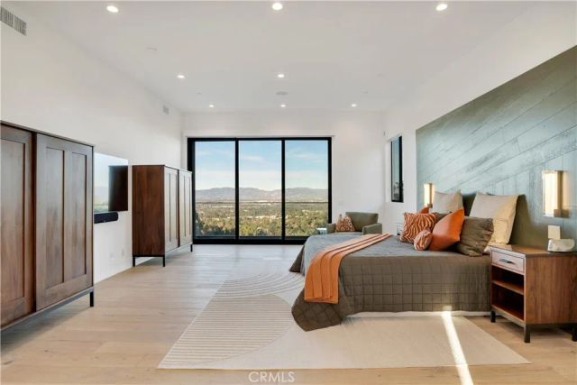 4326 Coronet Drive, Encino, CA 91316