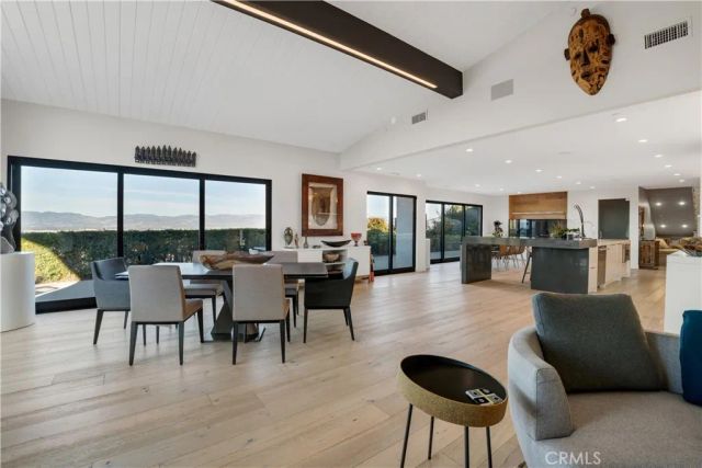 4326 Coronet Drive, Encino, CA 91316