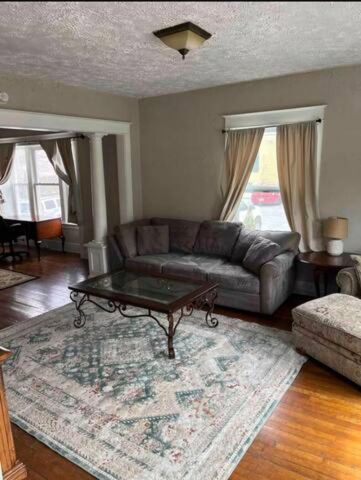 29 Coldbrook Street Ne 1, City Of Grand Rapids, MI 49503