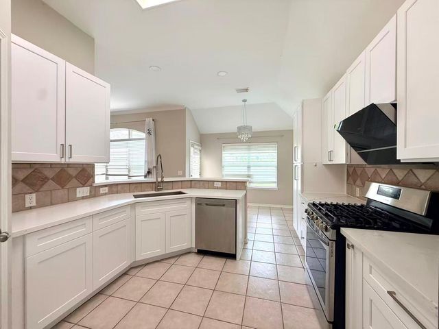 9006 Sundown Drive, Pearland, TX 77584