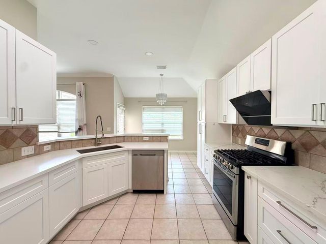 9006 Sundown Drive, Pearland, TX 77584