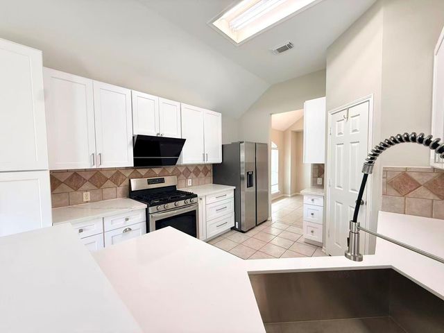 9006 Sundown Drive, Pearland, TX 77584