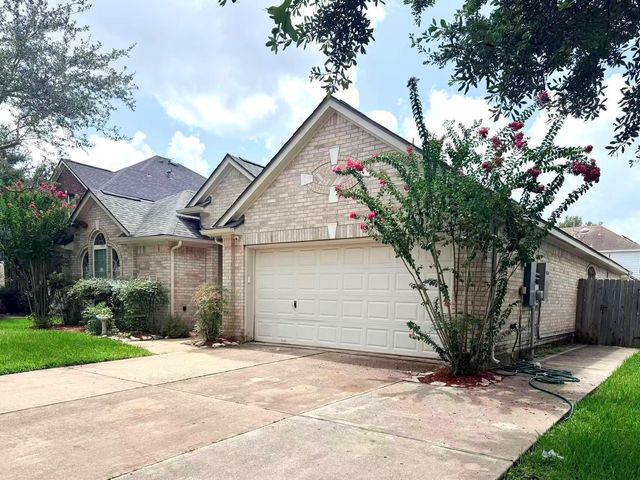 9006 Sundown Drive, Pearland, TX 77584