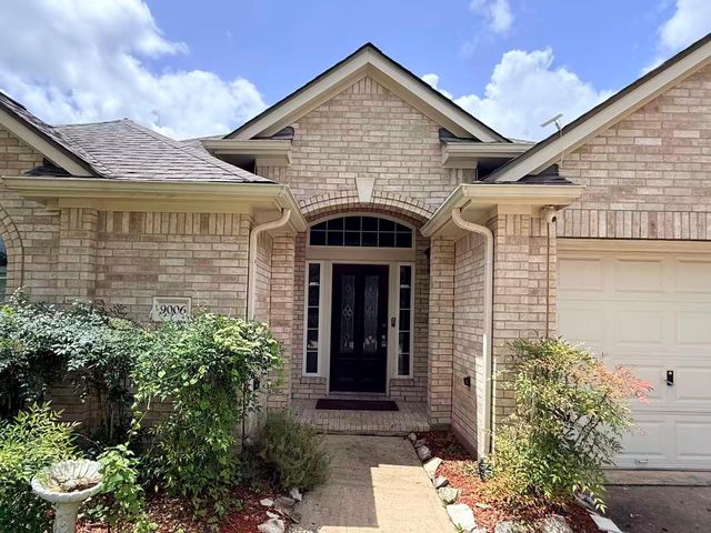 9006 Sundown Drive, Pearland, TX 77584