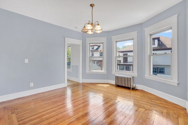 13-15 Wigwam Pl, Springfield, MA 01108
