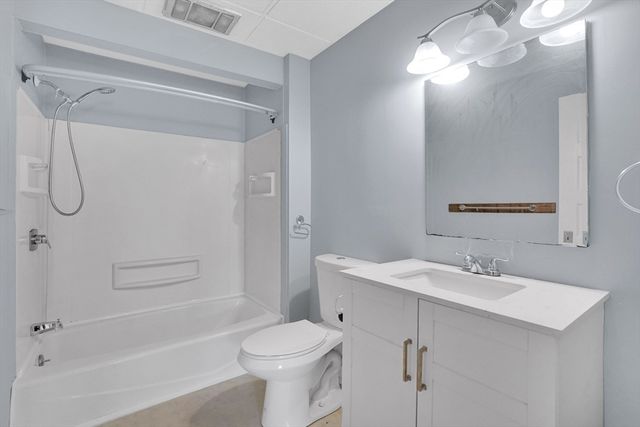 13-15 Wigwam Pl, Springfield, MA 01108