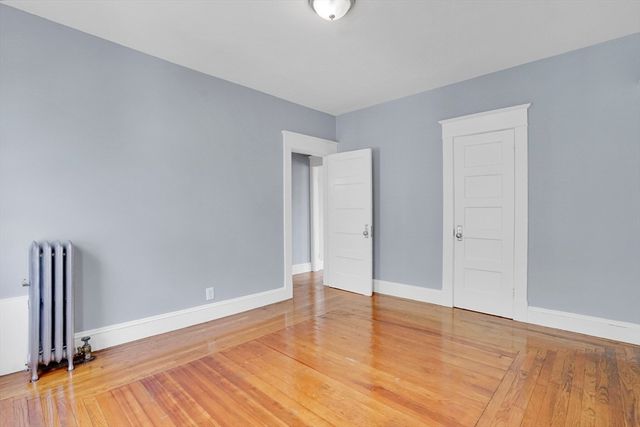 13-15 Wigwam Pl, Springfield, MA 01108